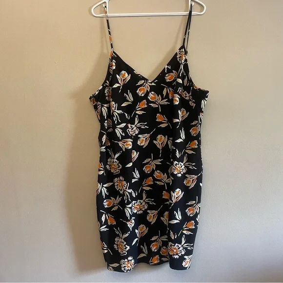4/$20➡️ Black Spaghetti Strap V-Neck Mini Dress Orange Floral Design – Size 2X - Picture 1 of 12